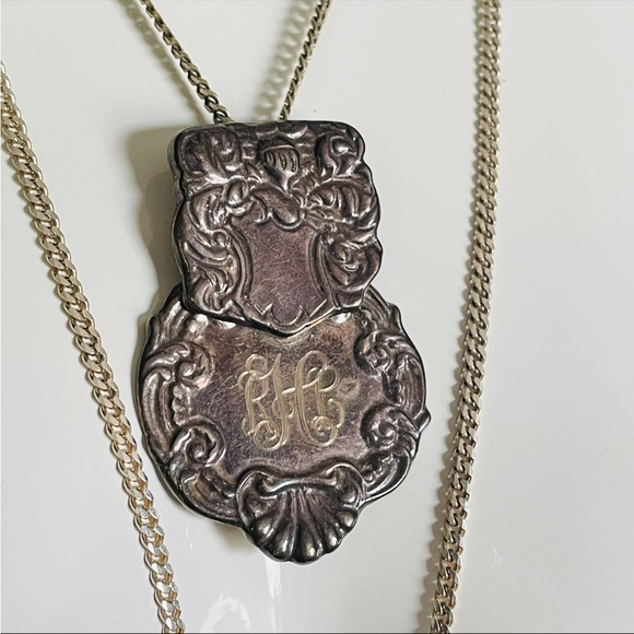 Vintage sterling Silver Knight Medallion necklace luggage Tag - Picture 2 of 16